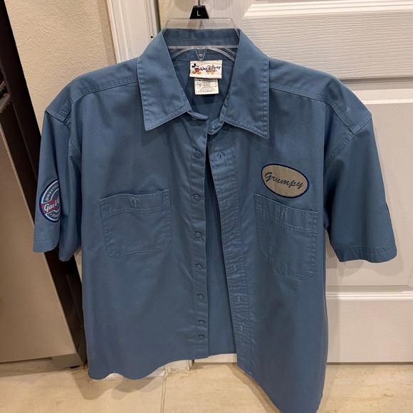 Disney Blue Grumpy's Gas & Grease Men's Shirt vintage size Med - Picture 2 of 8
